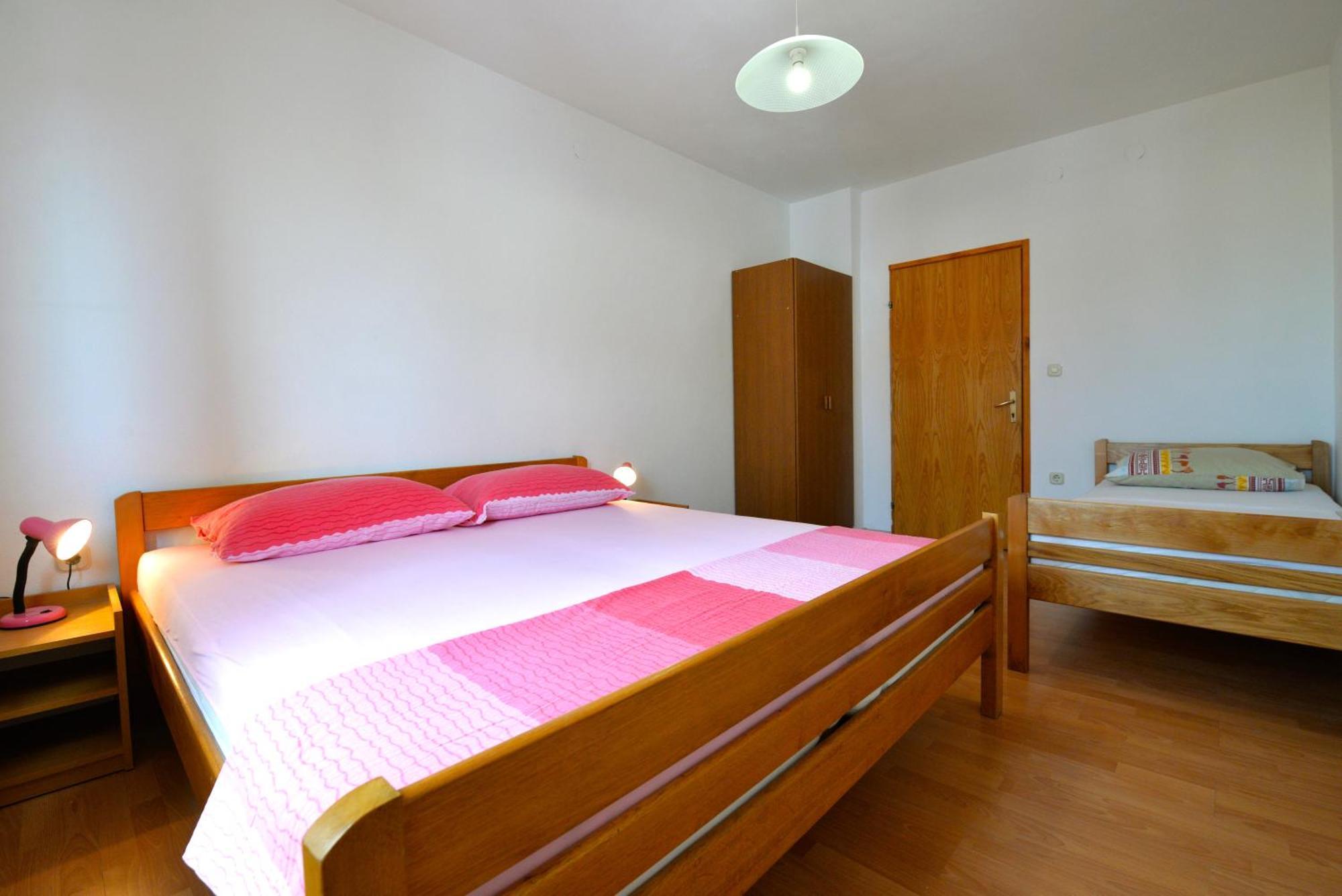 Apartments Goranka ムルテル エクステリア 写真